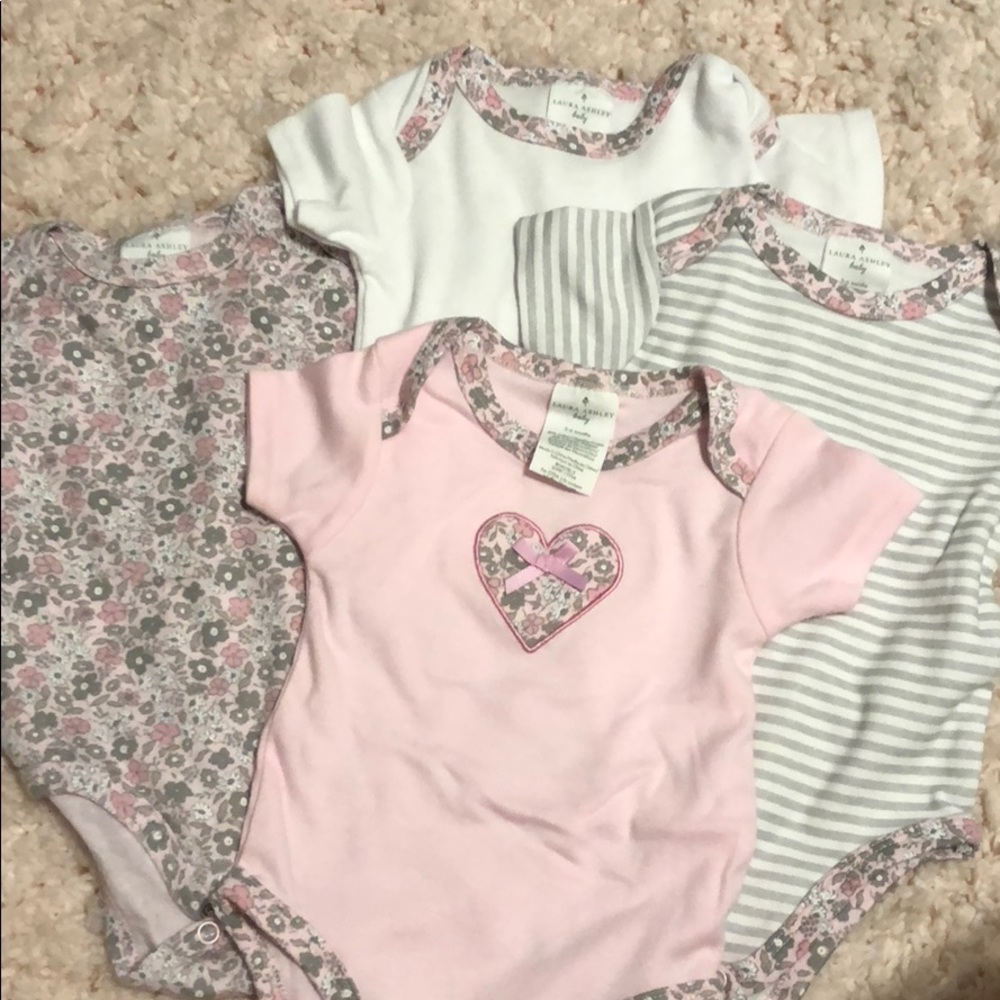 Short sleeve onesies